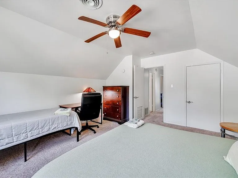 8001 Briarwood Ln — Photo 19