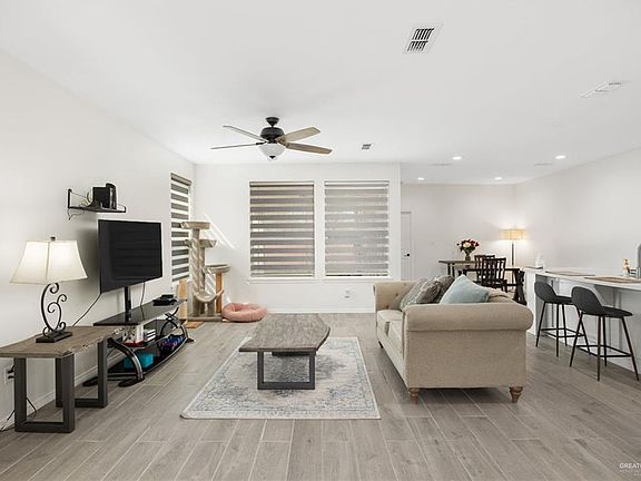 4th image of 2313 N Peking St