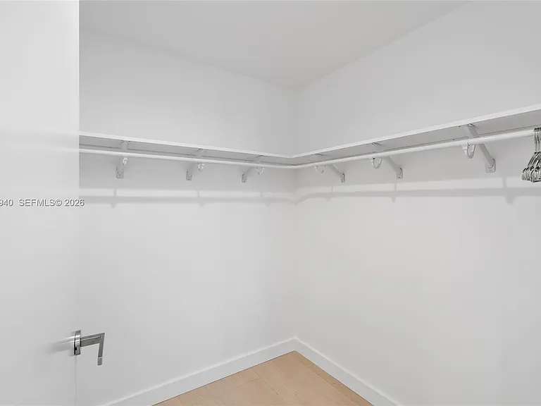 9221 E Bay Harbor Dr #408 — Photo 7