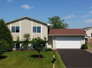 1711 Primrose Ln, Shakopee, MN 55379