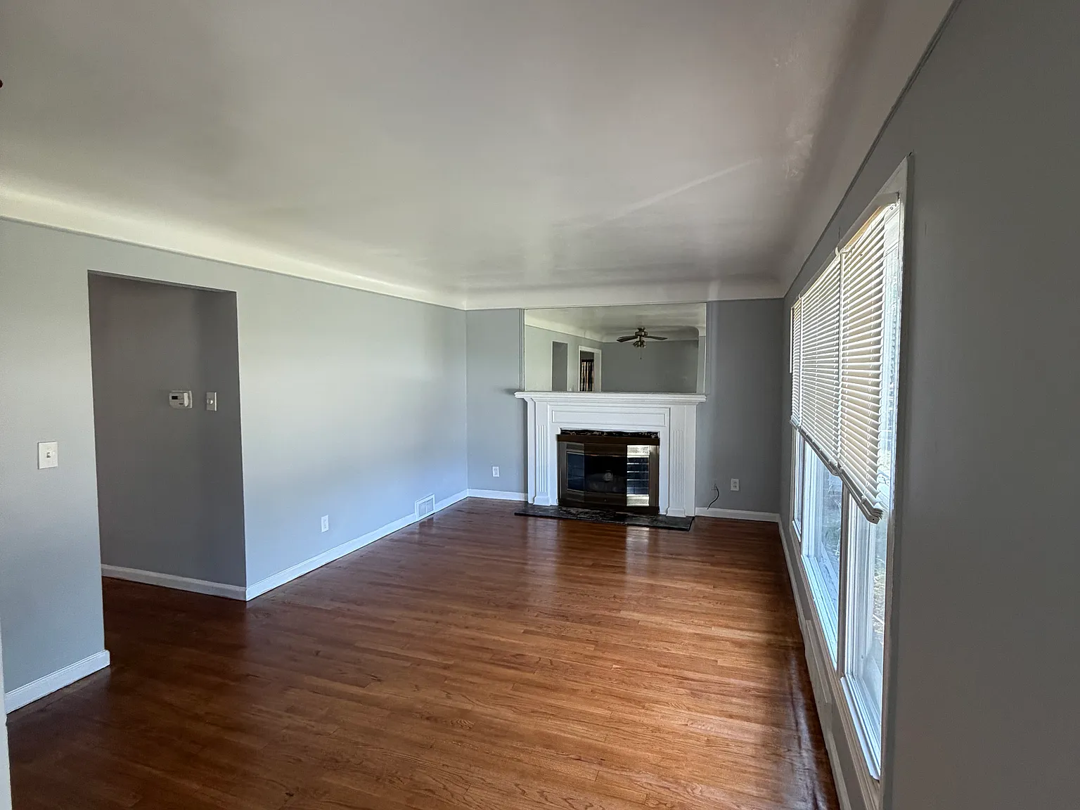 3 bed, 1.5 bath, 1001 sqft, $1,750 — Photo 3