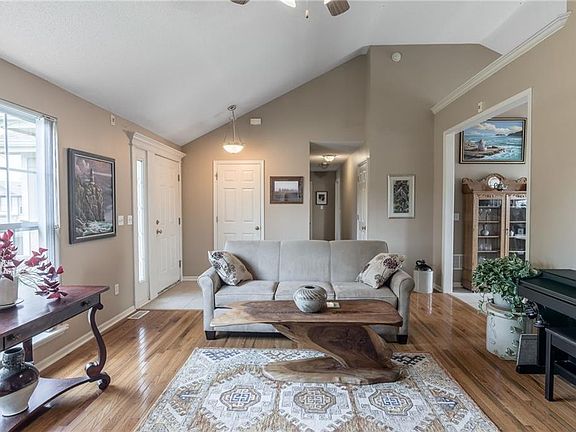 4th image of 10319 N Kensington Ct