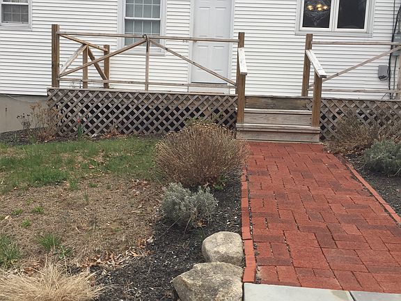 3rd image of 840 Quaker Ln