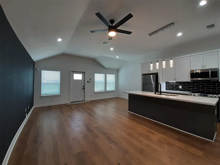 4530 Mayflower St — Photo 2