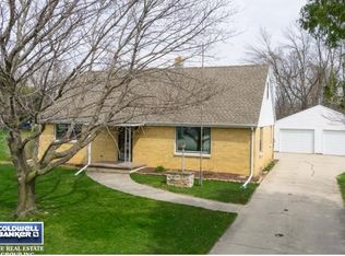 1355 Linda Ave, Menasha, WI 54952