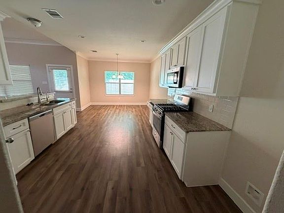 5th image of 418 Pebble Dr