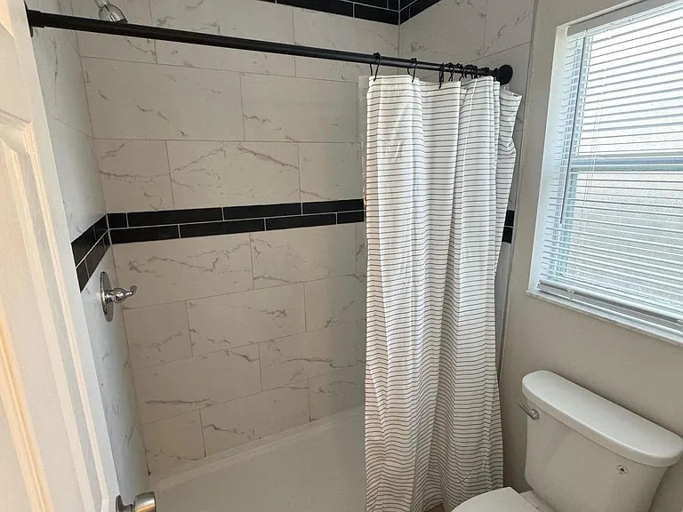 4020 E Louisiana Ave — Photo 15