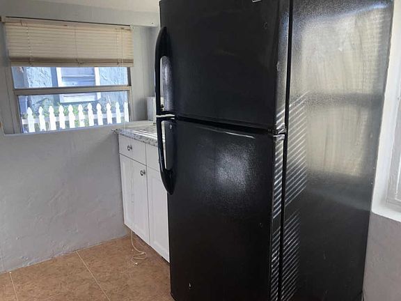3rd image of 1000 W Lakewood Rd APT 3