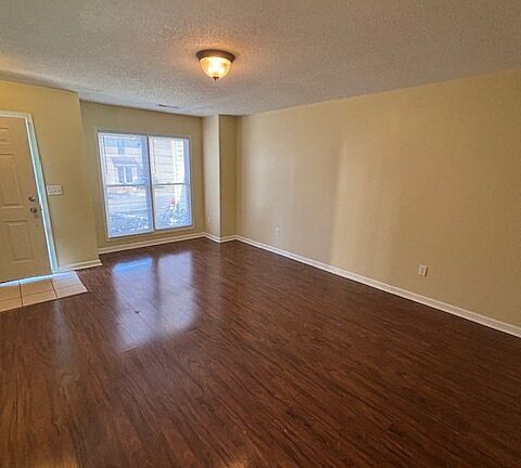 3rd image of 750 Camelot Ln