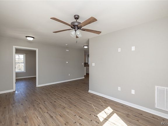 3rd image of 219 N 15th Ave