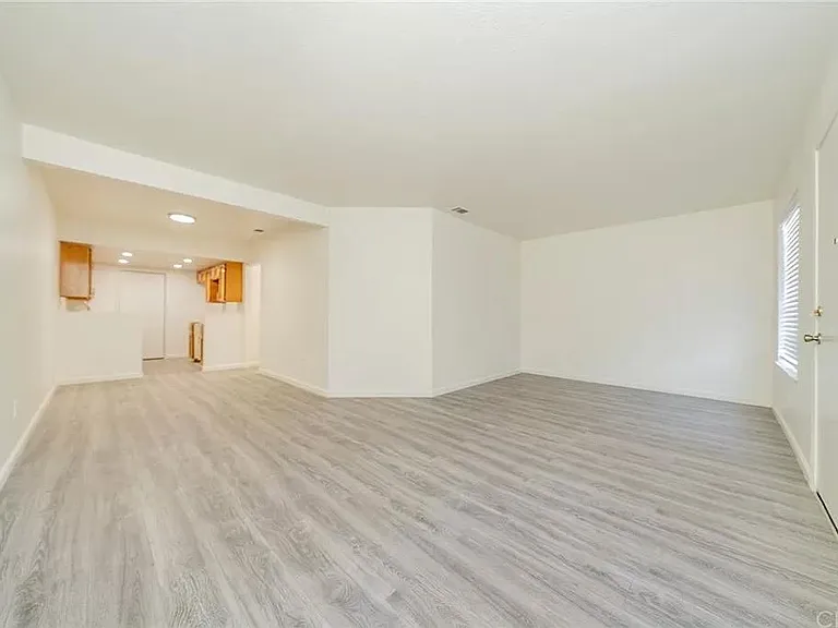 24101 Fir Ave — Photo 13