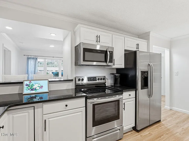 1425 Central Dr — Photo 22