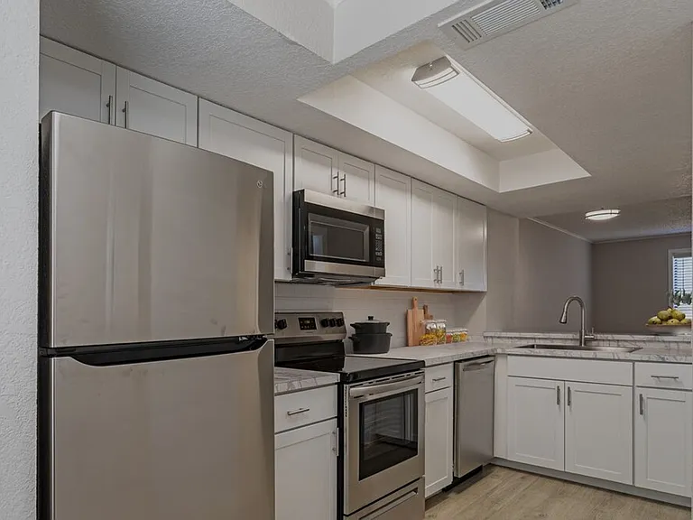 Palm Flats Apartments — Photo 8