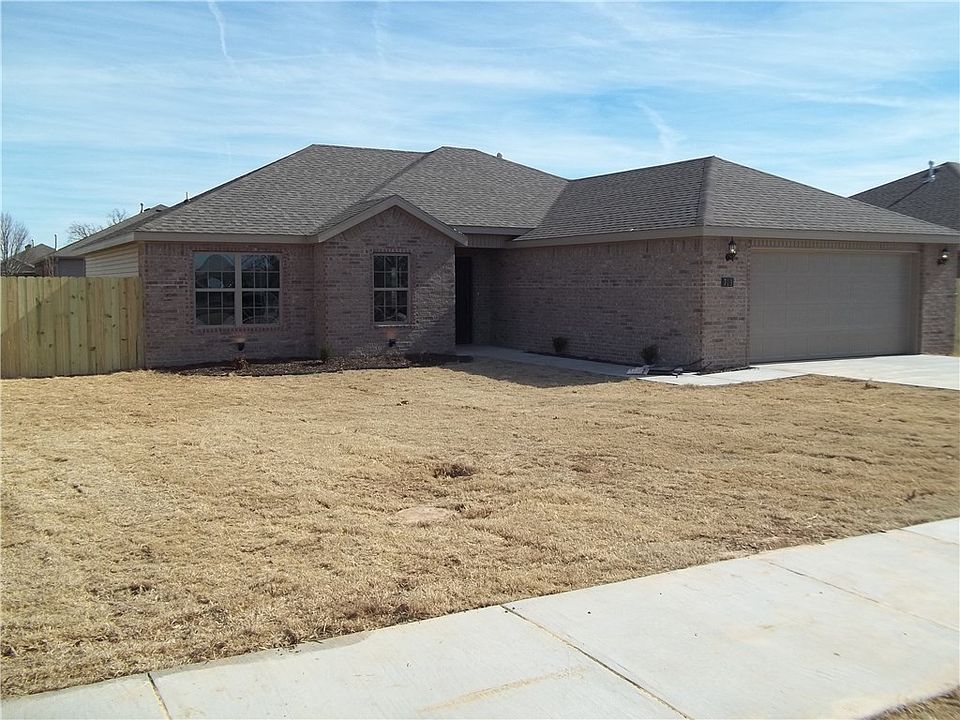 1st image of 713 Olivia Ln