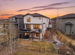 127 SW Walden Lndg SE, Calgary, AB T2X 0Z2