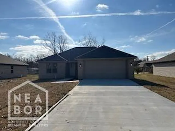 105 Cherry St, Brookland, AR 72417