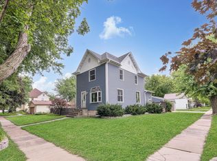 206 Goodell Ave, Readlyn, IA 50668