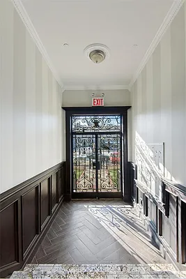 Rented by R New York | media 17