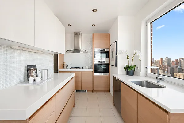 404 East 76th Street #30A in Lenox Hill, Manhattan | StreetEasy