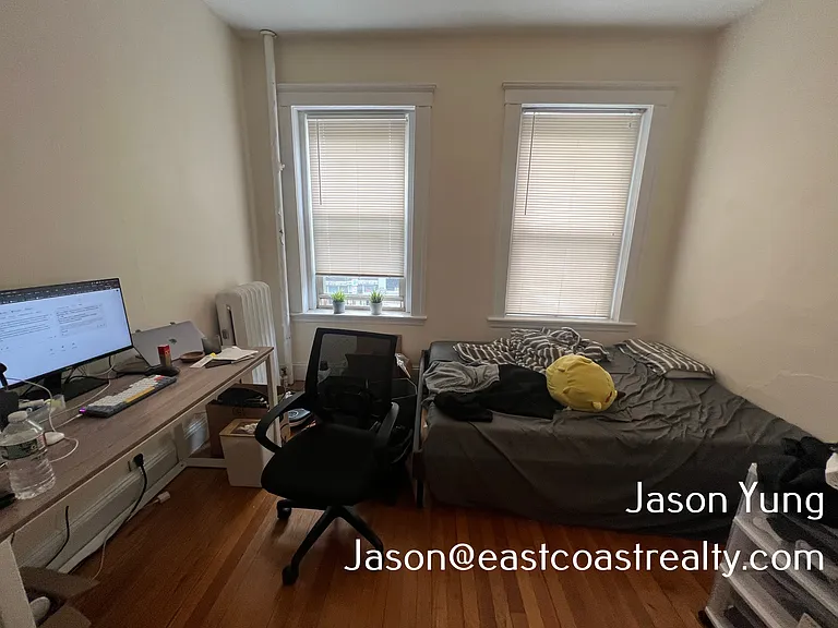 27 Queensberry St #10 — Photo 2