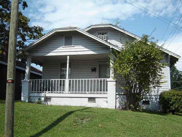1st image of 825 Highland Ave SE