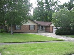 10036 Hackberry Dr, Baton Rouge, LA 70809