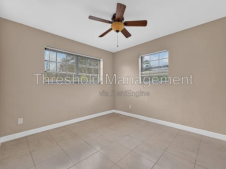 19632 NE 12th Pl — Photo 34