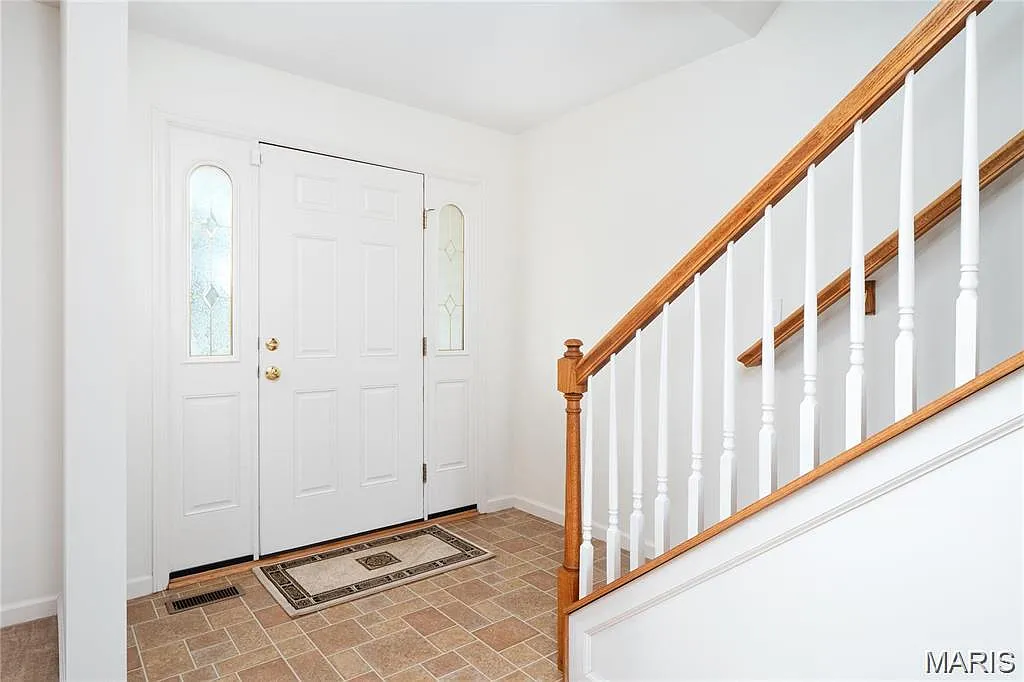 4 bed, 3.0 bath, 3300 sqft, $2,850 — Photo 4