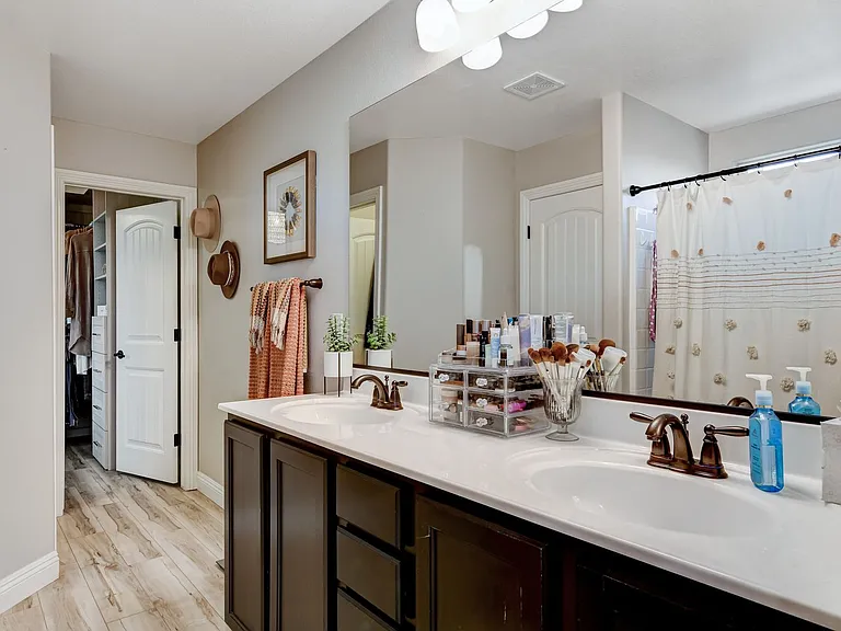 10233 Gibson Isle Dr — Photo 22