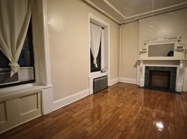 1123 Bergen Street image 1 of 3