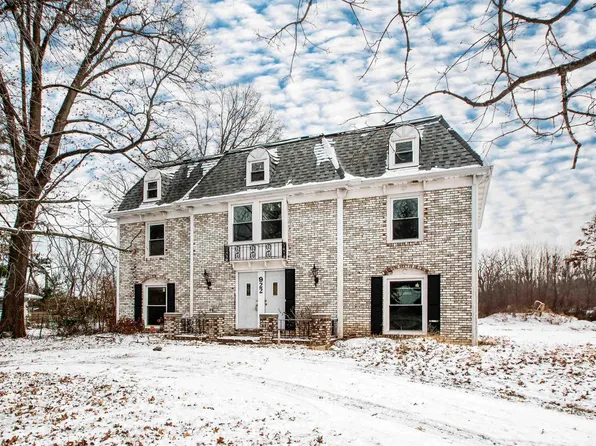 922 N Wildwood Ct, Peoria, IL 61604