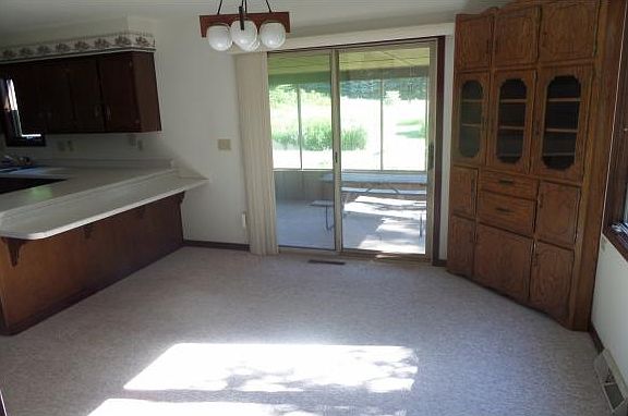 4th image of 505 Boettcher Ln
