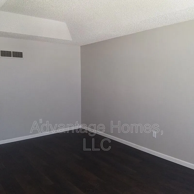3 bed, 2.0 bath, 1200 sqft, $1,495 — Photo 4