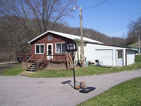 3rd image of 23877 Buckhorn Ln