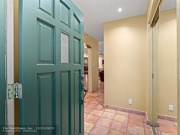 3rd image of 512 NE 19th St #512