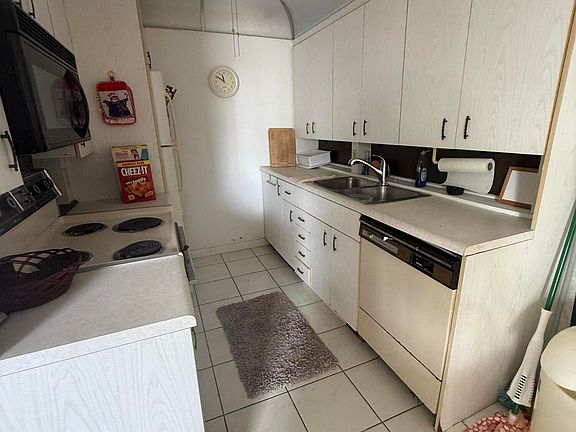 2nd image of 1008 EXETER A