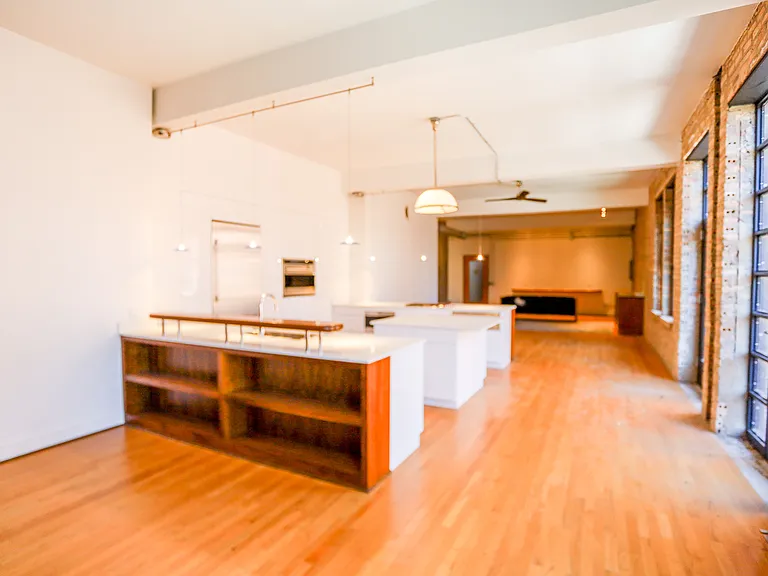 4809 N Ravenswood #317 — Photo 4
