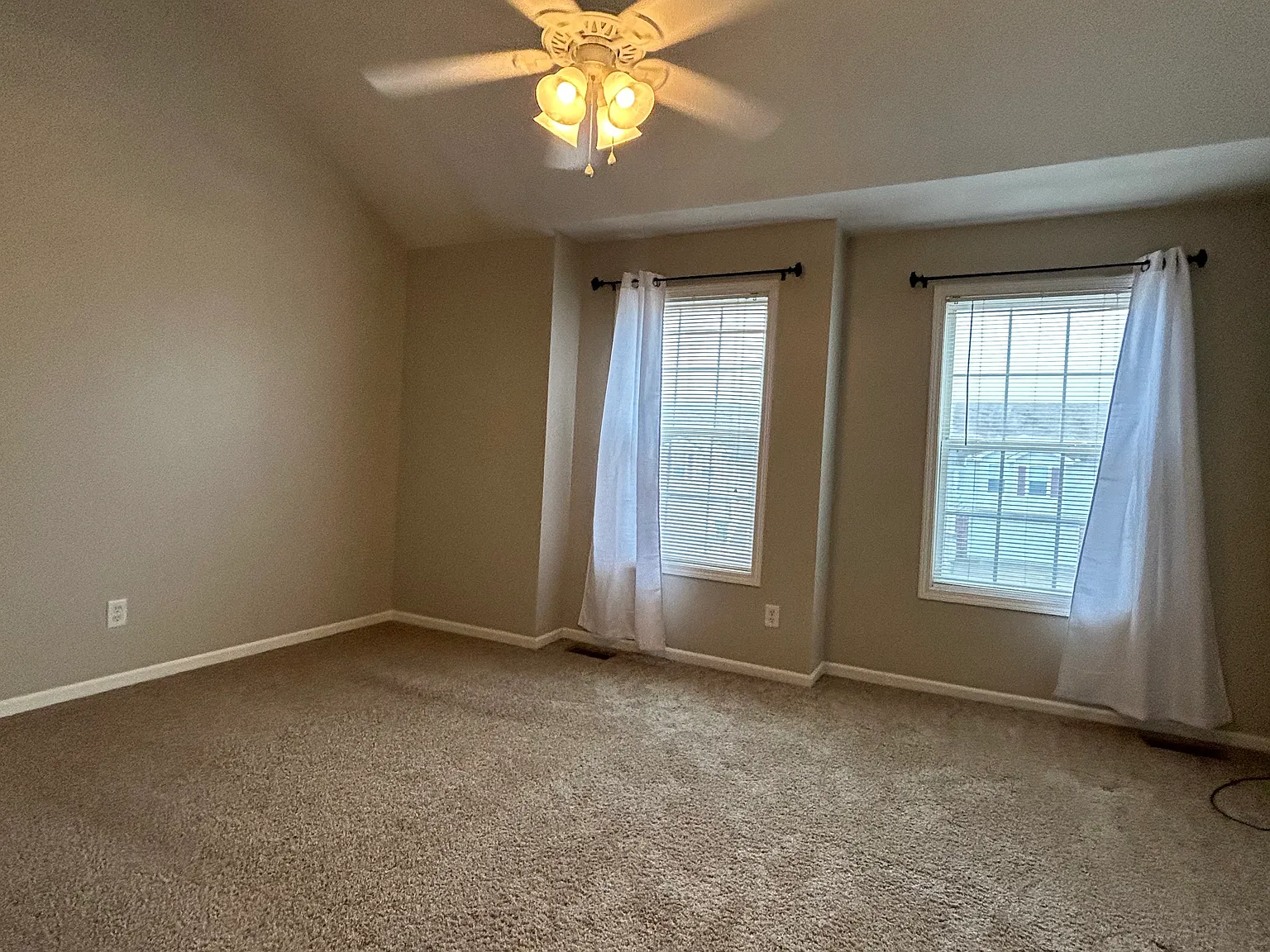 2 bed, 1350 sqft, $1,500 — Photo 3
