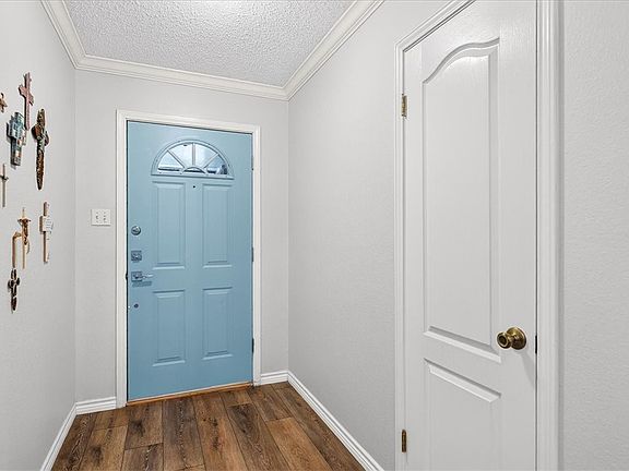 5th image of 6034 Blue Water Dr