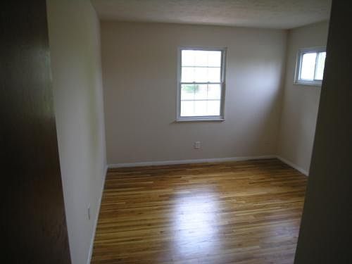 4th image of 11700 Hinkley Dr