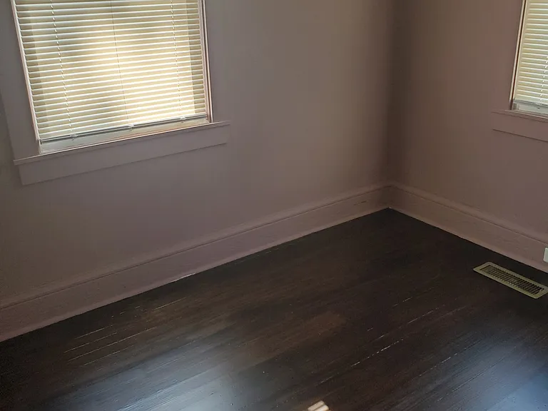 401 Broadway St — Photo 3