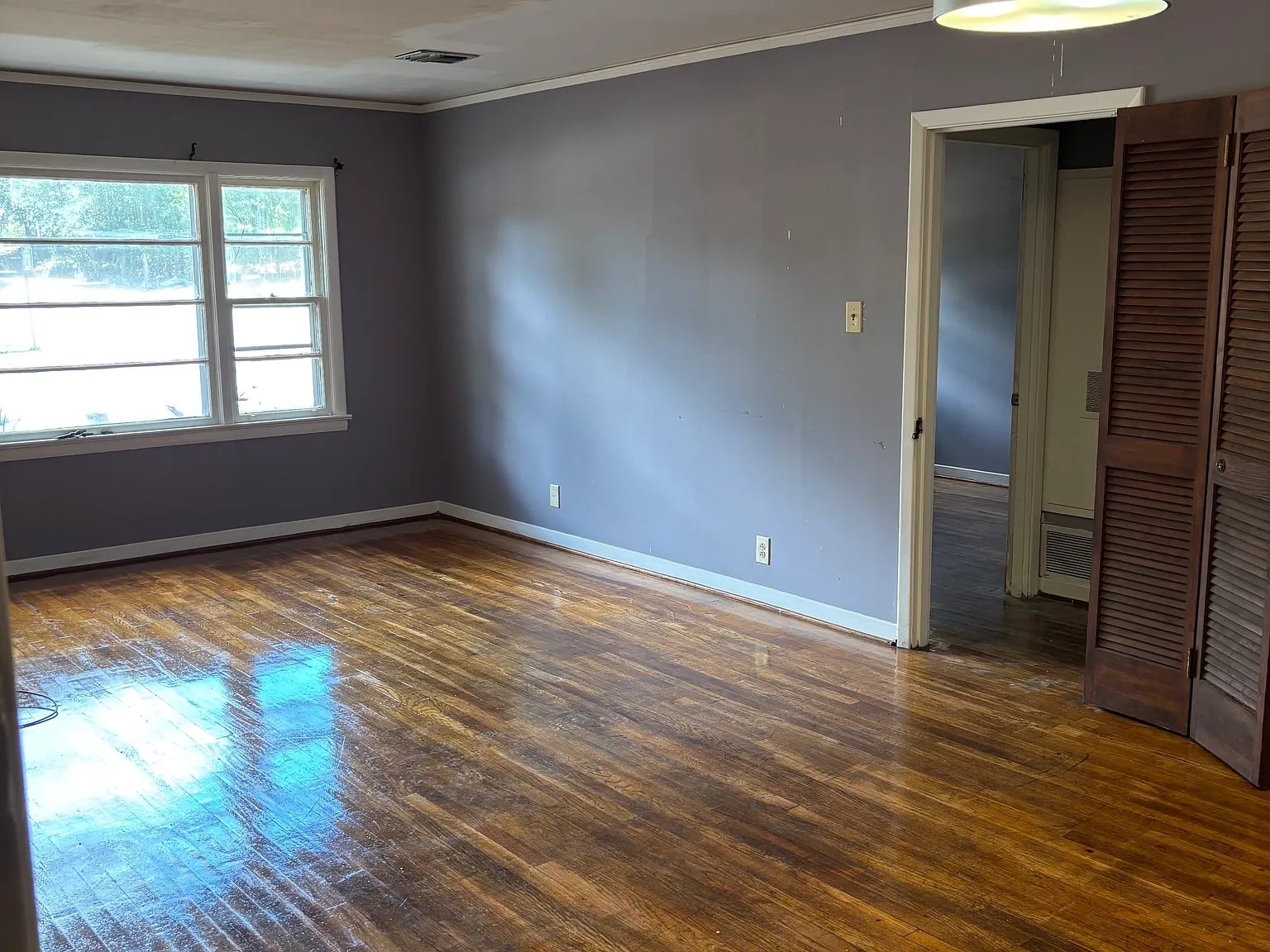 3 bed, 1.5 bath, 1250 sqft, $1,200 — Photo 2