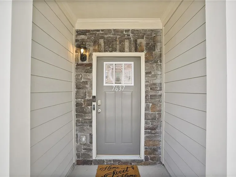 7637 Avalon Blvd — Photo 2