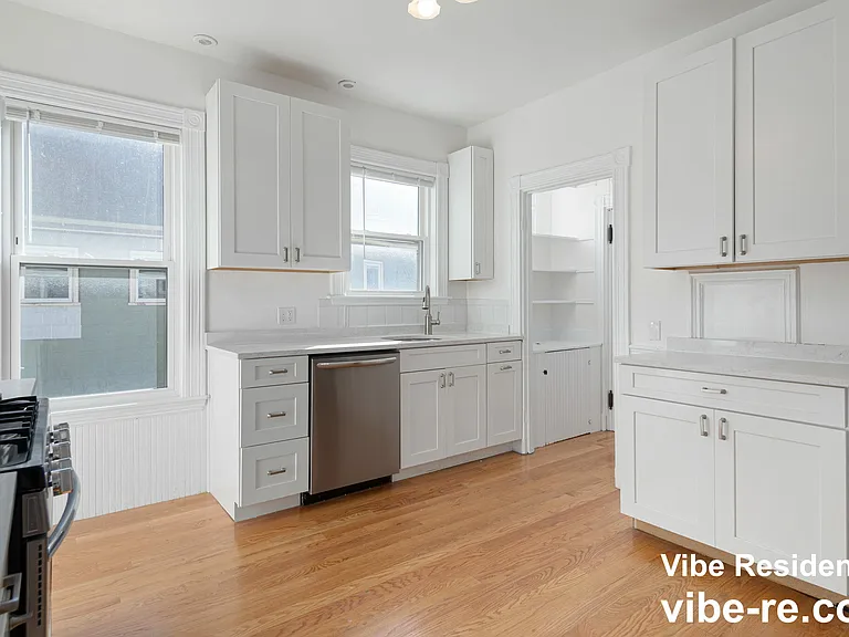 10-12 Castlerock St #2 — Photo 1