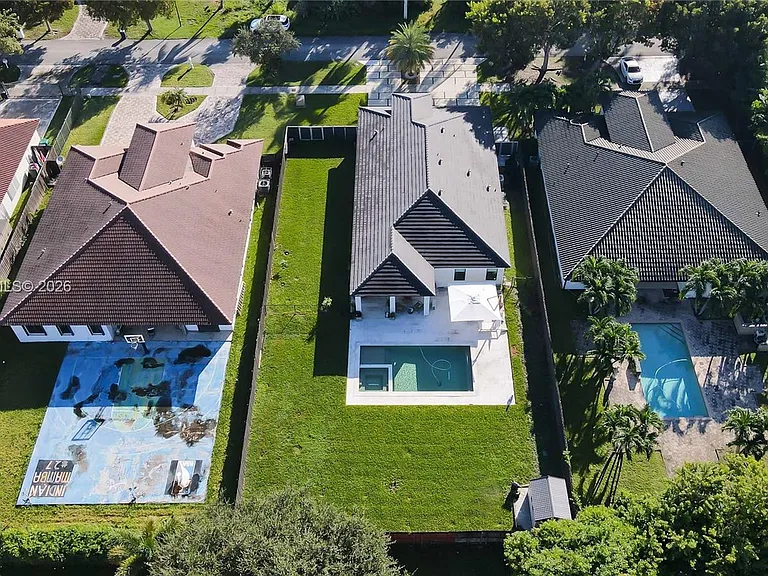 17320 SW 92nd Ct — Photo 3