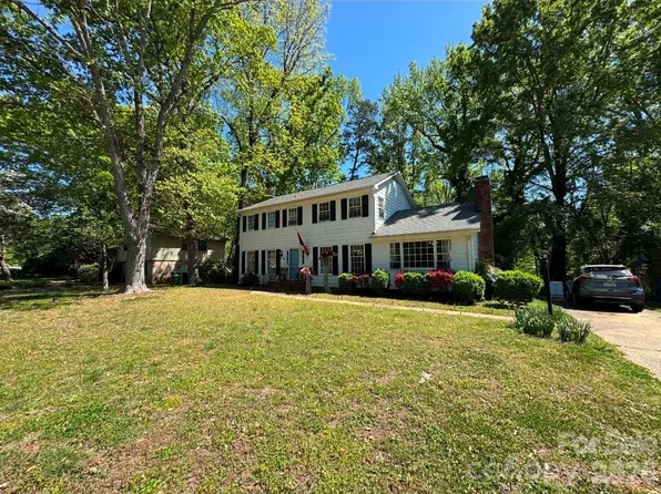 1135 McLaughlin Dr, Charlotte, NC 28212