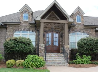 1045 Dunmore Dr, Burlington, NC 27215