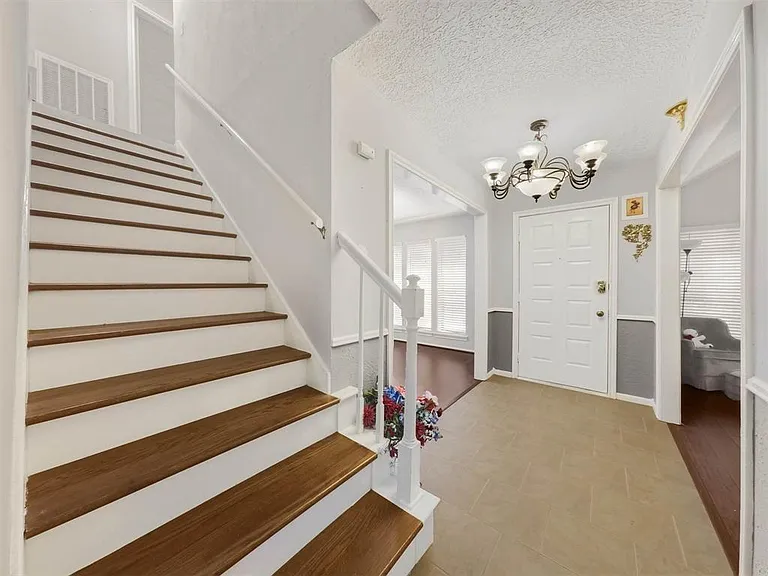 12406 Sarti St — Photo 4