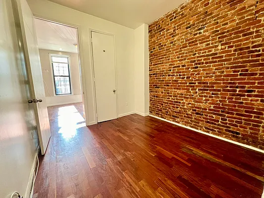 Rented by ERNY LLC | media 10