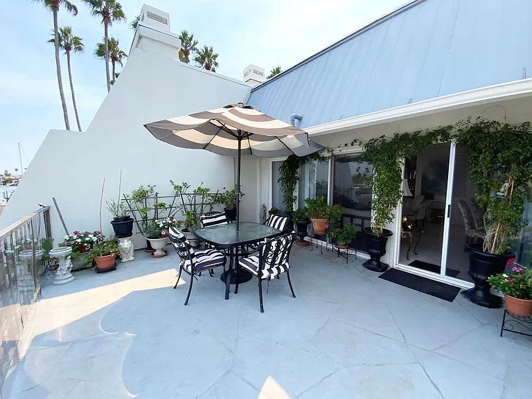 6 Antigua Court — Photo 3